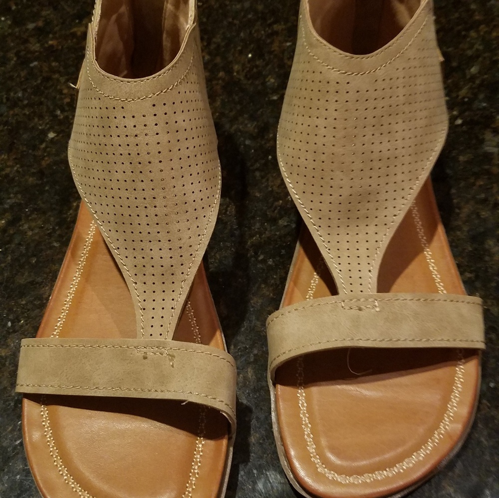 Sandles
